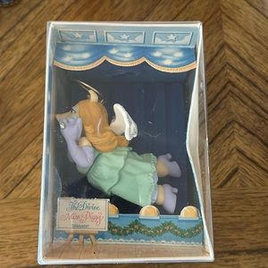 Vintage hallmark keepsakes muppets the divine miss piggy ornament in orig box